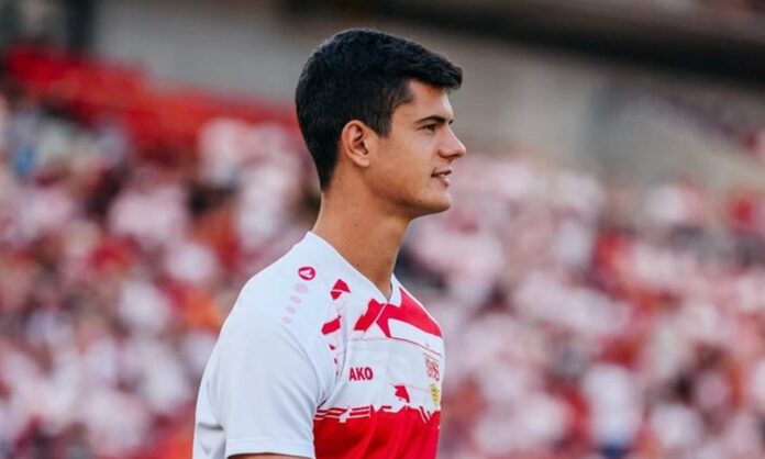 Chema Andrés ya luce en el Stuttgart y llama a la puerta del Madrid