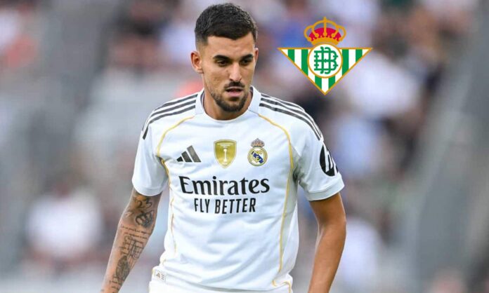 Dani Ceballos jugando con el Real Madrid y un escudo del Betis.