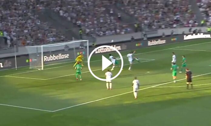 Militao anota un golazo ante el Tirol
