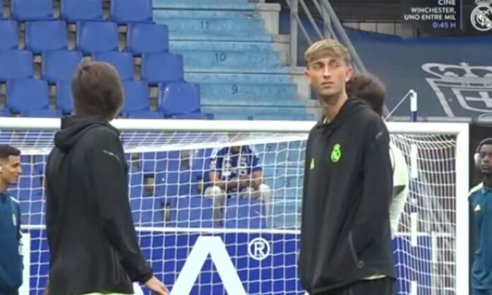 Huijsen en el estadio