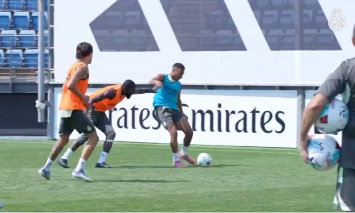 Kylian Mbappé ha marcado un golazo en el entrenamiento del Real Madrid de este viernes que ha impactado notablemente en Franco Mastantuono.