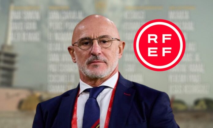 Luis de la Fuente, el logo de la RFEF y la convocatoria.