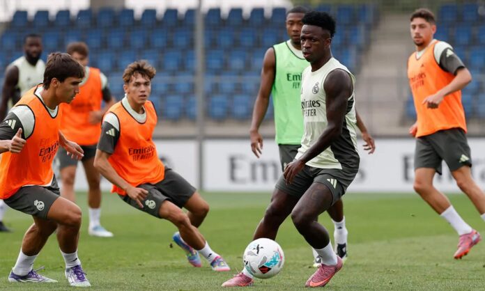 Último entrenamiento del Madrid antes del debut en Liga, 4 jugadores fuera