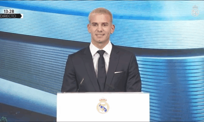 Franco Mastantuono en su presentación como jugador del Real Madrid