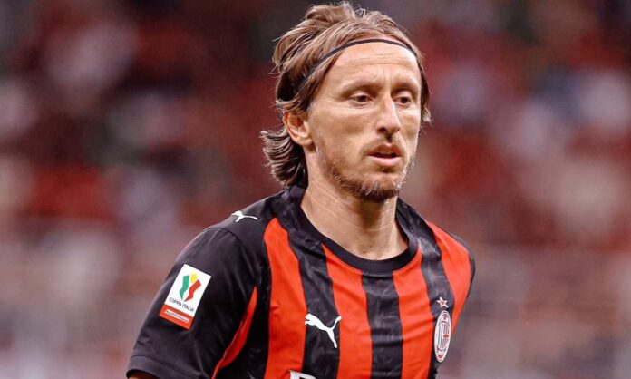 Modric comparó San Siro con el Bernabéu tras debutar con el Milan: 