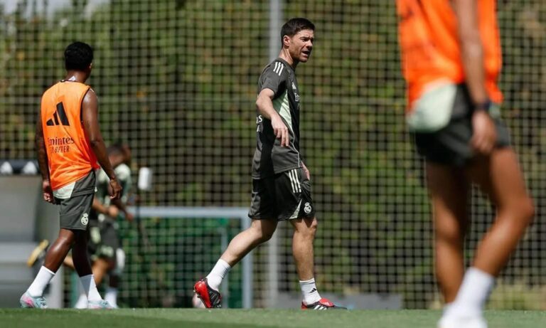 Xabi Alonso aumenta la intensidad y los retos de sus entrenamientos en la Ciudad Deportiva