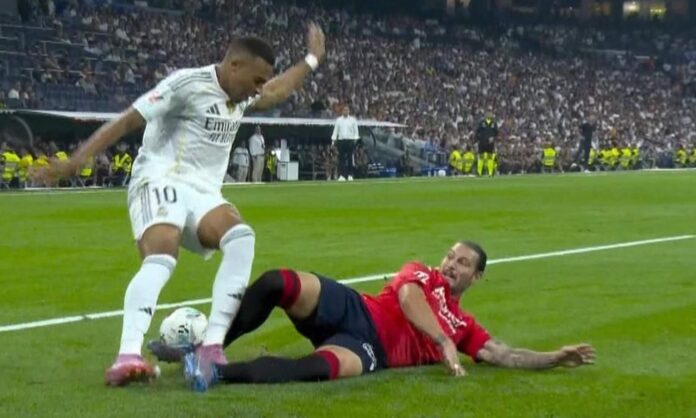 El penalti del Osasuna sobre Kylian Mbappé.