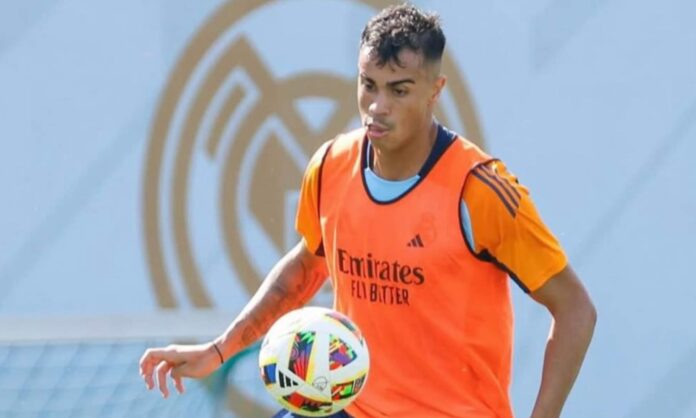 Reinier Jesús, durante un entrenamiento con el Real Madrid en Valdebebas.