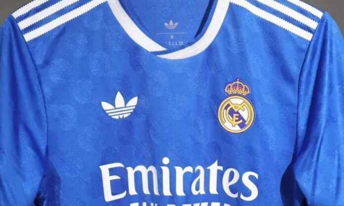 Tercera equipación del Real Madrid 