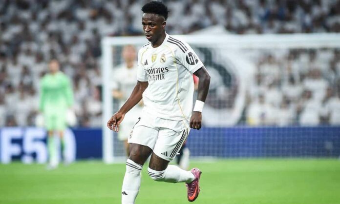 Vinícius Júnior jugando un partido con el Real Madrid.