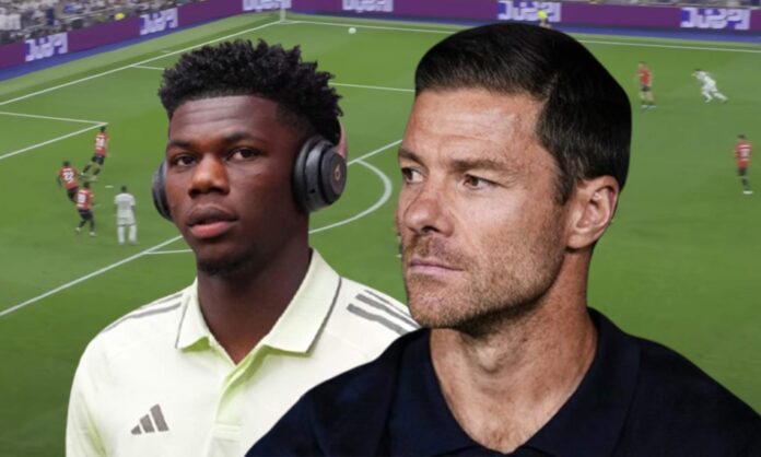 Aurélien Tchouaméni y Xabi Alonso.