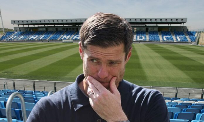 Xabi Alonso y un campo de entrenamiento de Valdebebas. 