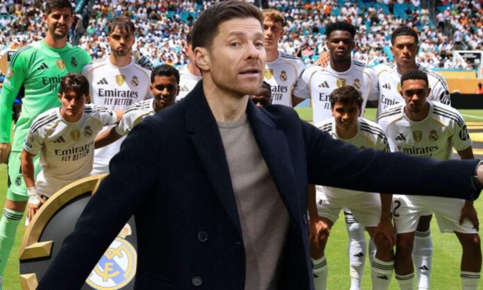 Xabi Alonso y jugadores
