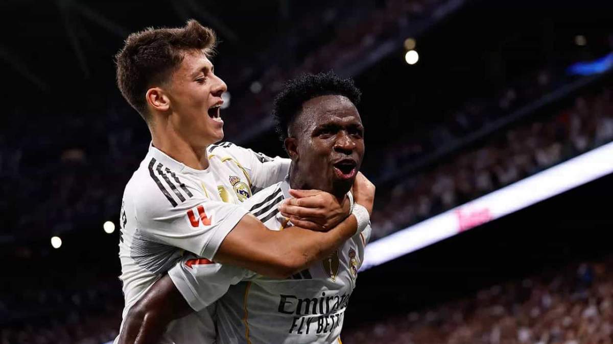Vinicius y Arda Güler celebrando uno de los goles ante el Mallorca