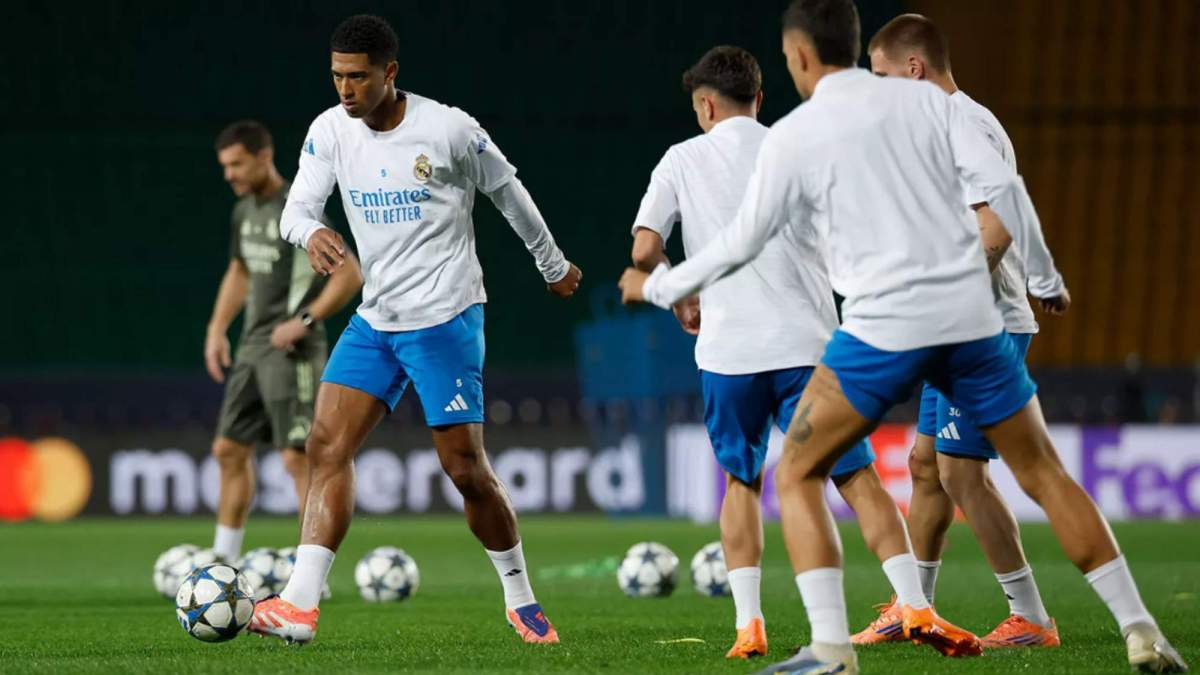 Jugadores del Real Madrid entrenándose en la previa al partido ante el Kayrat Almaty