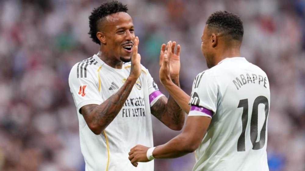 Militao y Mbappé celebran el 1-0 al Espanyol