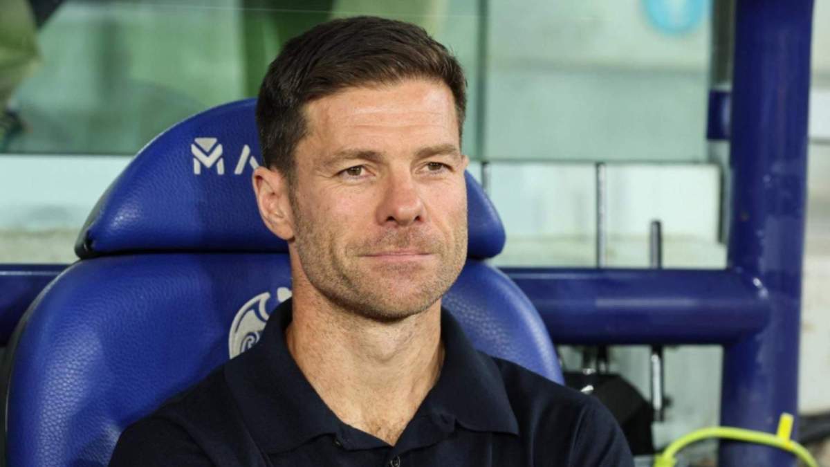Xabi Alonso en el banquillo del Ciutat de Valencia