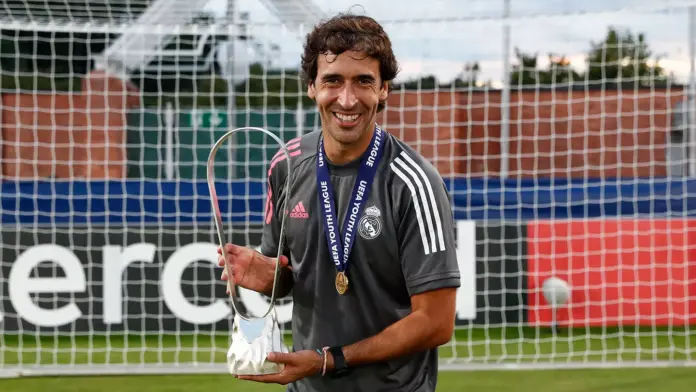 Raúl González, candidato a ocupar el banquillo del Bayer Leverkusen.