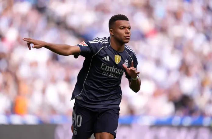 Mbappé celebra su gol en Anoeta durante la victoria del Real Madrid por 1-2.