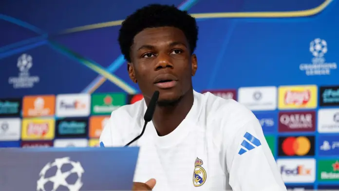 Aurélien Tchouaméni en rueda de prensa hablando sobre los objetivos del Real Madrid