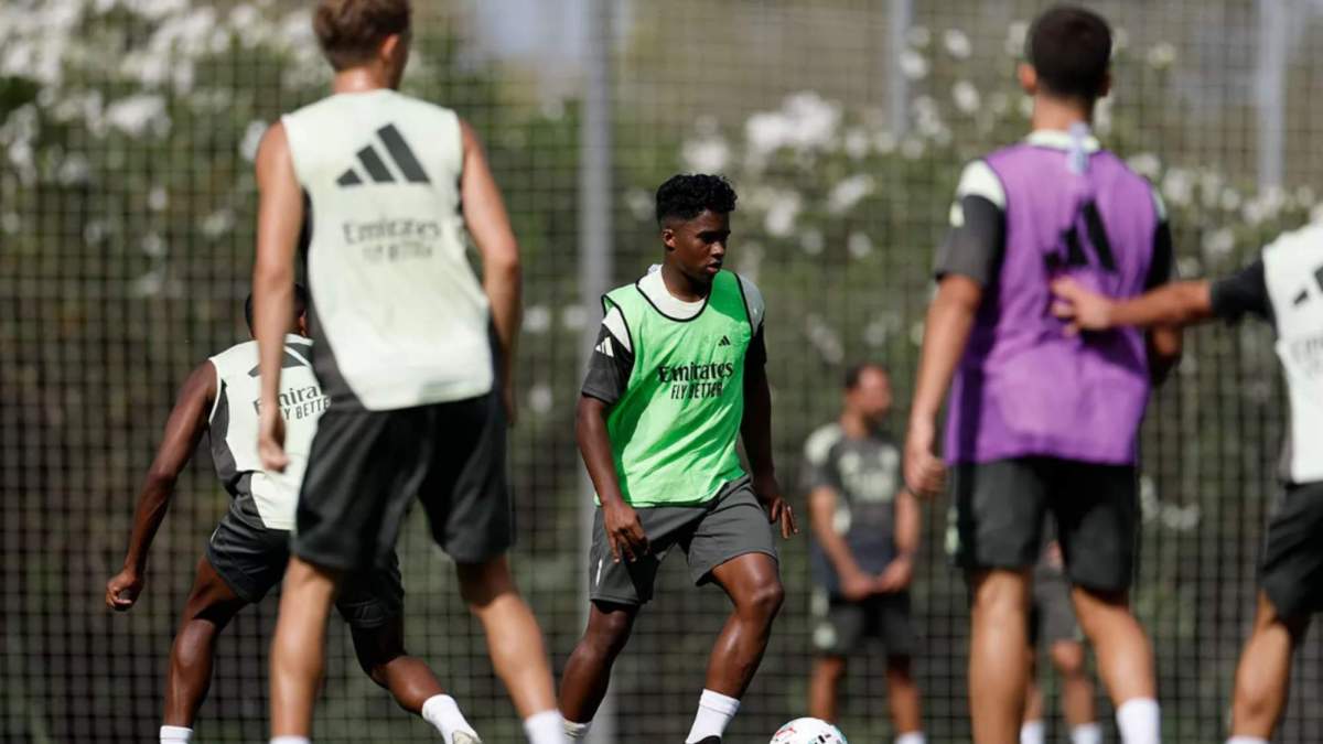 Jugadores del Real Madrid entrenando en la mañana de hoy Jugadores del Real Madrid entrenando en la mañana de hoy