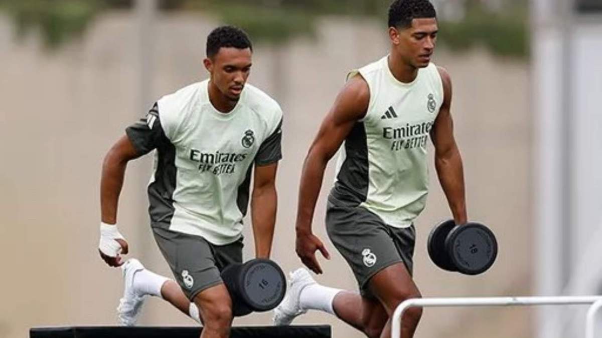 Jude Bellingham y Trent Alexander Arnold ejercitándose en Valdebebas Jude Bellingham y Trent Alexander Arnold ejercitándose en Valdebebas