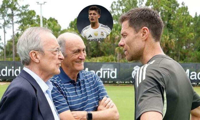 Florentino Pérez, Pirri, Xabi Alonso hablando y una foto de Arda Güler.