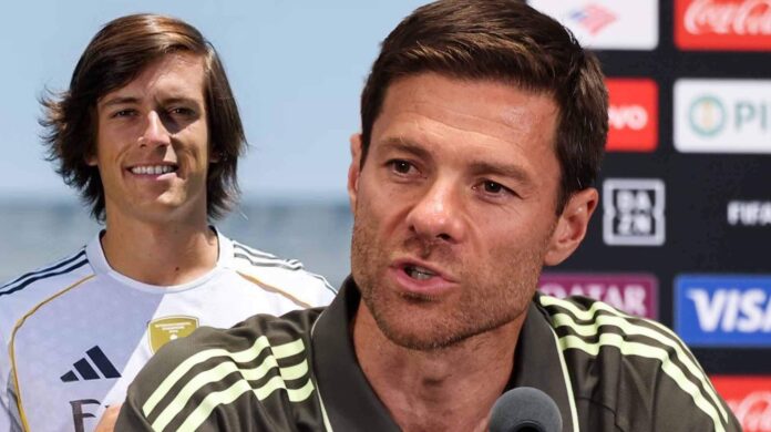 Xabi Alonso quería unirse con Carreras dese hace años. 