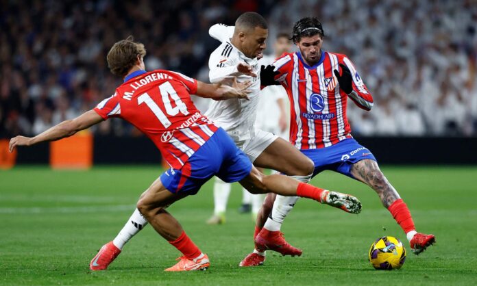 Kylian Mbappé durante un enfrentamiento contra el Atlético de Madrid.
