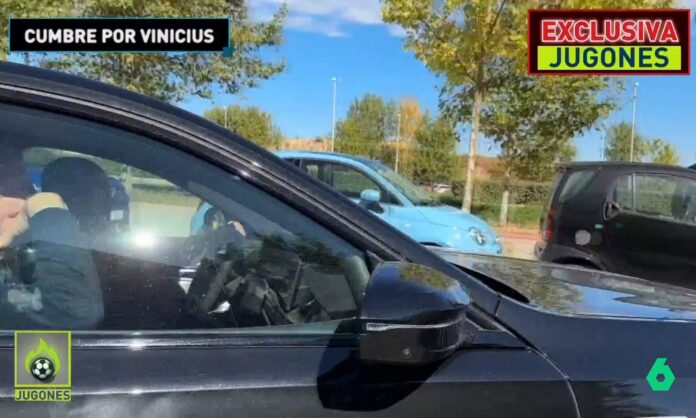 Los representantes de Vinicius han estado presentes en Valdebebas esta mañana, minutos antes del entrenamiento del Real Madrid.