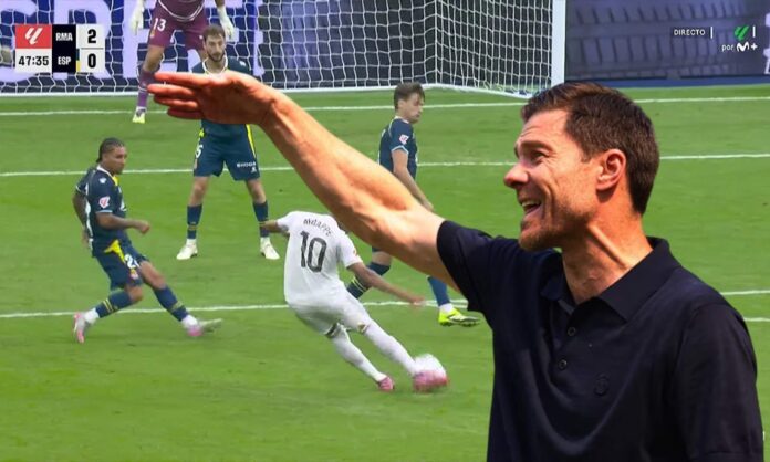 Xabi Alonso quedó sorprendido con el quinto gol de Kylian Mbappé en Liga.