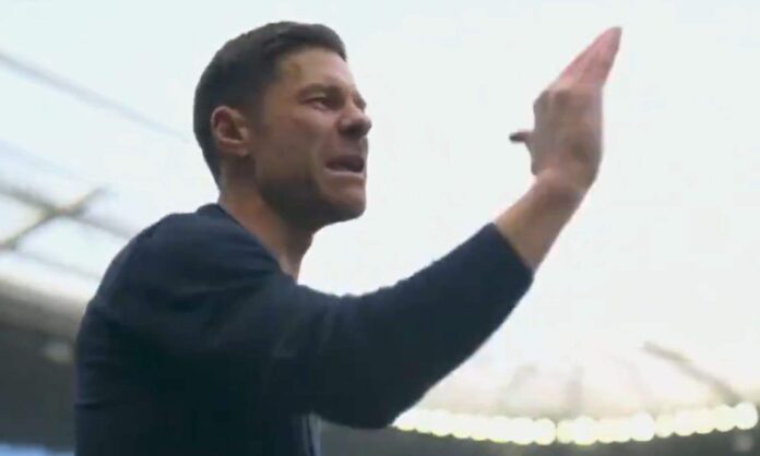 Xabi Alonso no encontró explicación a la roja directa a su central titular