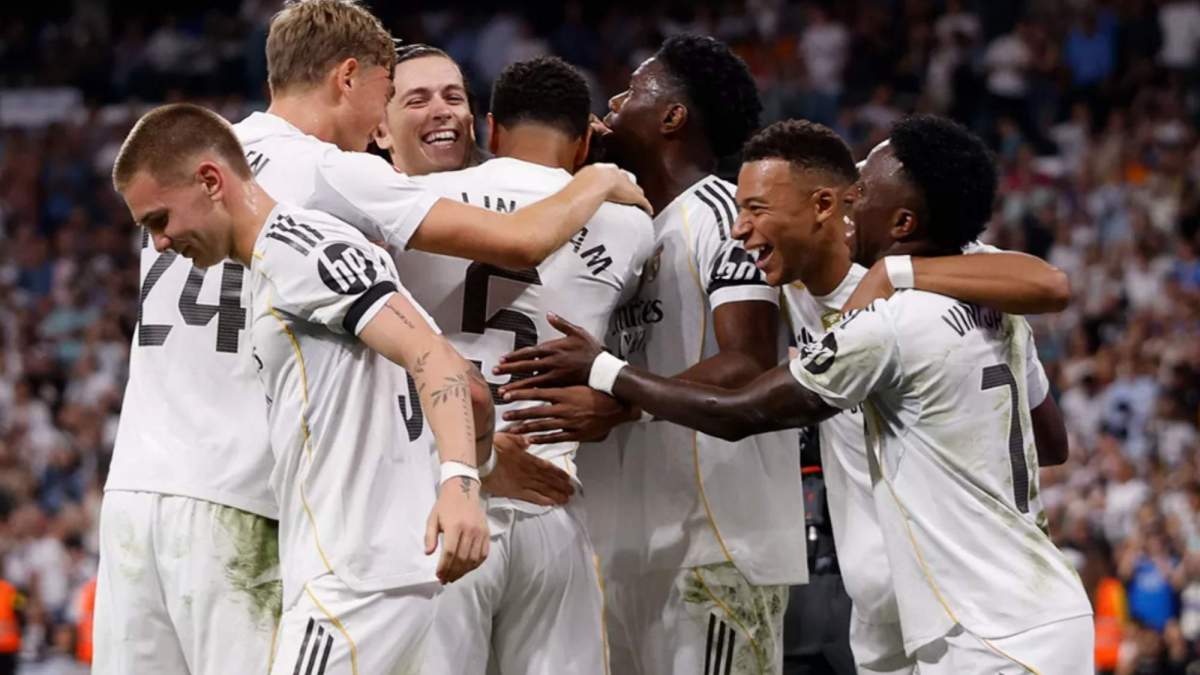 Jugadores del Real Madrid celebrando uno de los goles ante el Villarreal Jugadores del Real Madrid celebrando uno de los goles ante el Villarreal