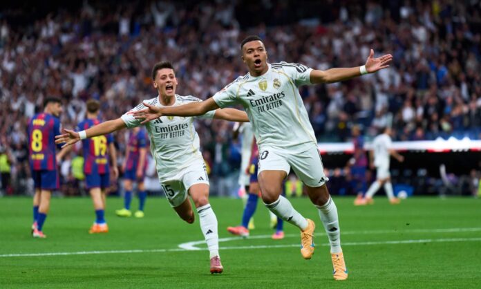 Mbappé se convierte en el nuevo Cristiano Ronaldo contra el Kylian Mbappé, celebrando el gol que le marcó al Barça el domingo pasado en el Santiago Bernabéu.