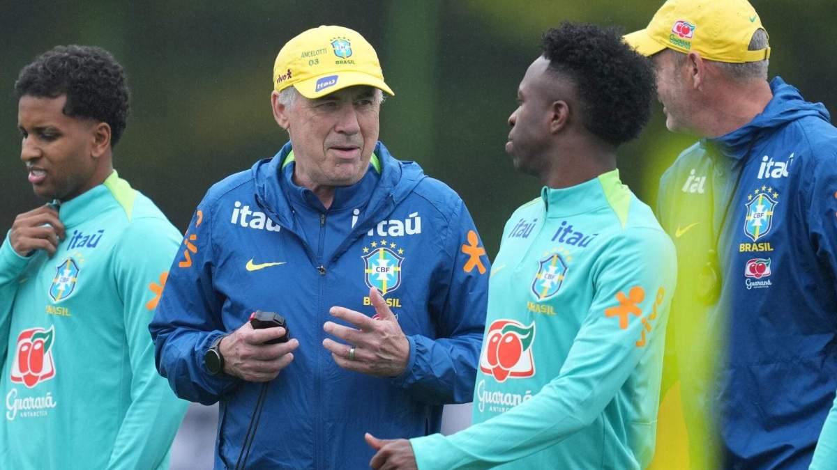 Carlo Ancelotti y Vinicius Jr Carlo Ancelotti y Vinicius Jr