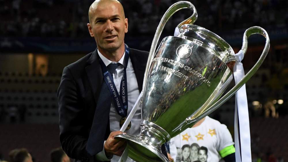 Zinedine Zidane ha conseguido tres Champions consecutivas como entrenador del Real Madrid, creando un nuevo récord. Zinedine Zidane ha conseguido tres Champions consecutivas como entrenador del Real Madrid, creando un nuevo récord.