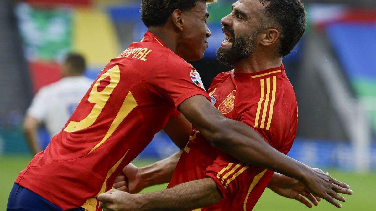 lamine yamal dani carvajal celebración españa lamine yamal dani carvajal celebración españa