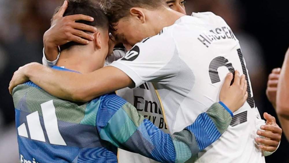 jugadores realmadrid abrazo