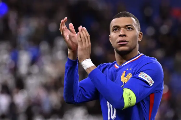  Luz verde para Mbappé: se queda en Francia durante el parón

