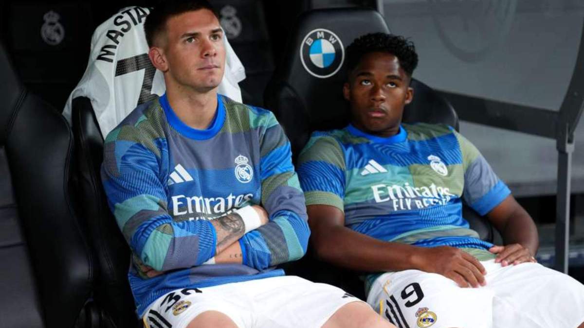 Mastantuono y Endrick en el banquillo Mastantuono y Endrick en el banquillo