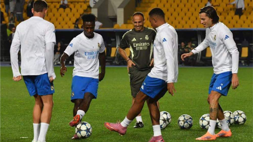 Vinícius Jr. durante la sesión de entrenamiento previa al partido contra el Kairat Almaty Vinícius Jr. durante la sesión de entrenamiento previa al partido contra el Kairat Almaty