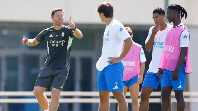 Xabi Alonso cambia la hoja de ruta en Champions League Foto del avatar