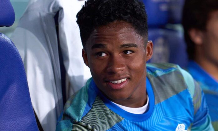 Casi 5 millones por Endrick Endrick en el banquillo del Real Madrid.