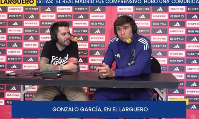 Gonzalo García concediendo una entrevista a El Larguero.