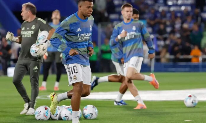 Los jugadores del Real Madrid se animaron antes de salir a calentar: 
