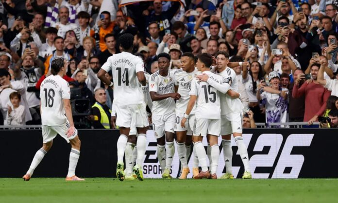 Jugadores del Real Madrid celebrando un gol.