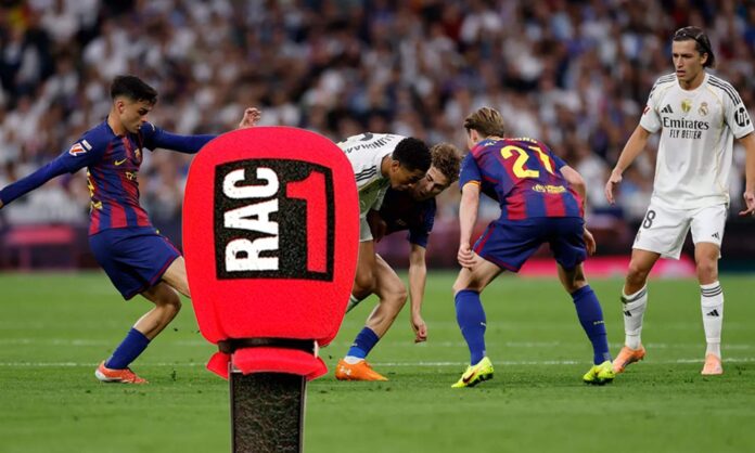 El micrófono de RAC1 y una imagen del Clásico.
