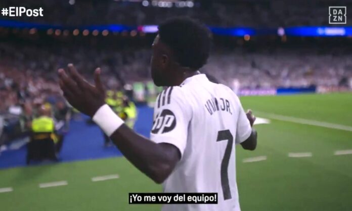 Vinícius Júnior en el momento en el que Xabi Alonso le cambia.