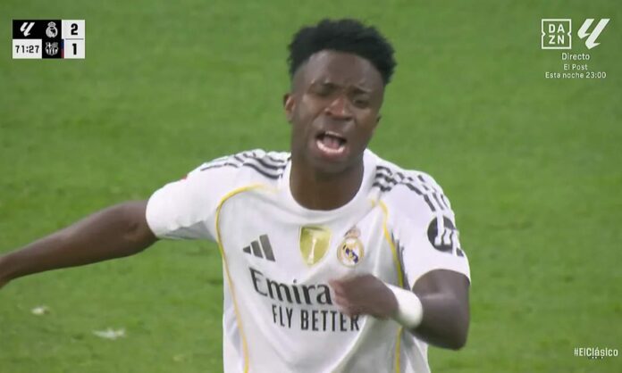 Tremendo enfado de Vinicius cuando Xabi Alonso le quitó Yo Vinicius Junior no ha encajado bien su sustitución en el tramo final del Clásico contra el Barça.
