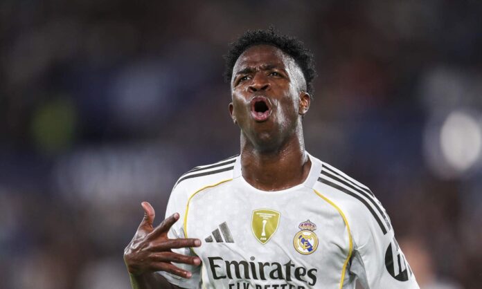 Vinícius Júnior jugando un partido con el Real Madrid.